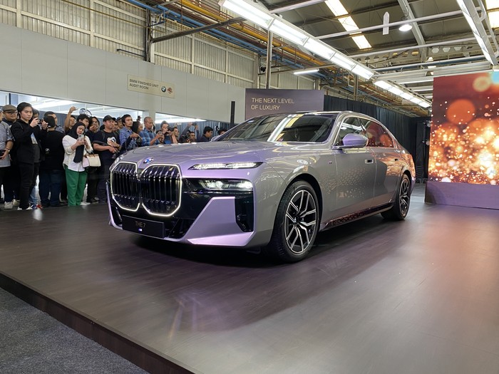 BMW seri 7 rakitan lokal
