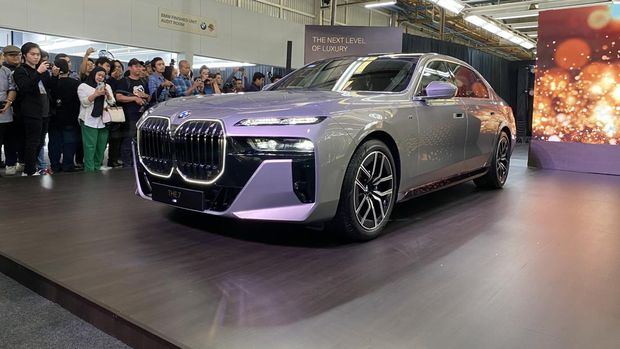 BMW seri 7 rakitan lokal