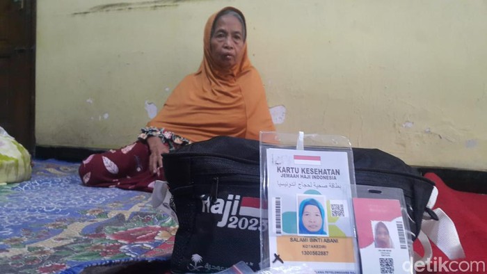 Calon jemaah haji Kediri yang meminta pulang