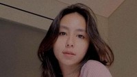 Clairine Clay juga pecinta kopi. Setelah bangun tidur dirinya wajib minum kopi untuk membantu membangkitkan energinya. Foto: Instagram/clairineclay