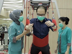 Atasi Sakit Punggung Akibat Kerja dengan Rehabilitasi Medik Eka Hospital