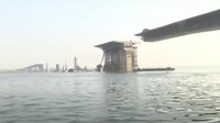 Konstruksi rencananya rampung pada 2019 lalu. Tetapi karena banyak kendala jembatan sempat ambruk pada 30 April tahun lalu. Pool/Tangkapan Layar Youtube
