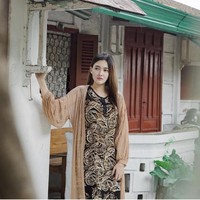 Bagaimana menurutmu dengan penampilan Nella Kharisma ketika mengenakan daster ini? Foto: Instagram