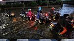 Genangan di Cipulir Bikin Lalin Sempat Tersendat