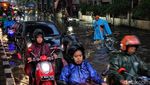 Genangan di Cipulir Bikin Lalin Sempat Tersendat