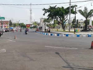Gus Ipul Minta MUI Keluarkan Fatwa Larangan Parkir dan Jualan di Trotoar