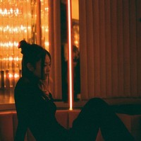 Sebelum resmi tayang pada Minggu (4/6/2023), akun Instagram @theidol membagikan foto Jennie BLACKPINK dari sebuah adegan yang akan ditampilkan selanjutnya. Foto: dok. HBO Max