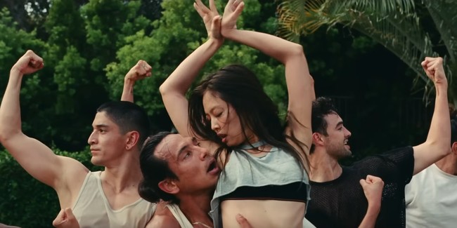 Penggemar Jennie BLACKPINK saling mengingatkan untuk tidak menonton The Idol jika masih di bawah umur. Foto: dok. HBO Max