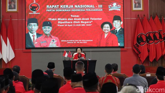 PDIP menggelar Rapat Kerja Nasional (Rakernas) III hari ini, Selasa (6/6/2023). Agenda pembukaan hari ini dihadiri langsung oleh Presiden (Joko Widodo) Jokowi.