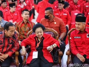 PDIP Makin Frontal Sindir Jokowi, Pengamat: Cara Gaet Simpati Rakyat
