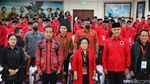 Jokowi, Megawati dan Ganjar Kompak Salam Metal di Rakernas PDIP Jokowi, Megawati dan Ganjar Kompak Salam Metal di Rakernas PDIP