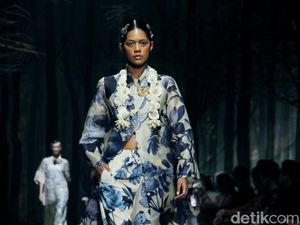 Tertular Bahagia Biyan Wanaatmadja di Perayaan 40 Tahun Berkarya