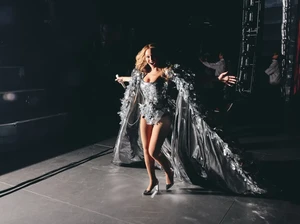 Gelar Tur Konser Dunia, Beyonce Pesan 41 Pasang Sepatu Jimmy Choo