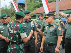 Didampingi Pangkostrad, KSAD Berpesan ke Yonif Raider 323 yang Hendak Operasi