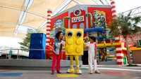Bagi traveler yang sudah berkeluarga, Marsha menyarankan untuk kalian memulai petualangan yang penuh keseruan ala LEGOLAND Dubai Park di Dubai Parks and Resorts. (Dubais Department of Economy and Tourism)