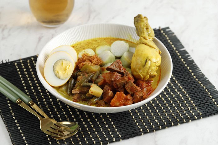 Nikmat Berempah Racikan Lontong Sayur Betawi hingga Padang