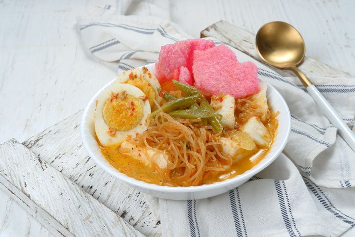 Nikmat Berempah Racikan Lontong Sayur Betawi hingga Padang