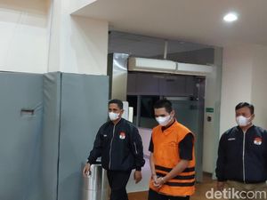 KPK Tahan Eks Komisaris BUMN Tersangka Kasus Suap di MA!