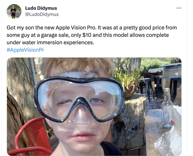 Meme kocak Apple Vision Pro