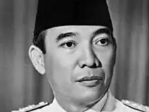 Tulisan Tangan Soekarno Saat Ada di Langit Nusantara