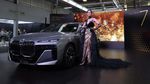 Mengintip BMW seri-7 Rakitan Lokal yang Nggak Kalah Mewah
