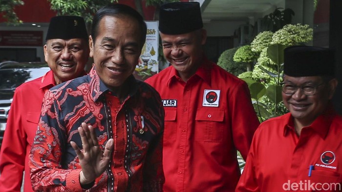 PDIP menggelar rapat kerja nasional (rakernas) ke-III Sekolah Partai PDIP, Jakarta Selatan, Selasa (6/6/2023). Rakernas dihadiri Presiden Joko Widodo (Jokowi) dan bakal calon presiden (bacapres) PDIP Ganjar Pranowo.