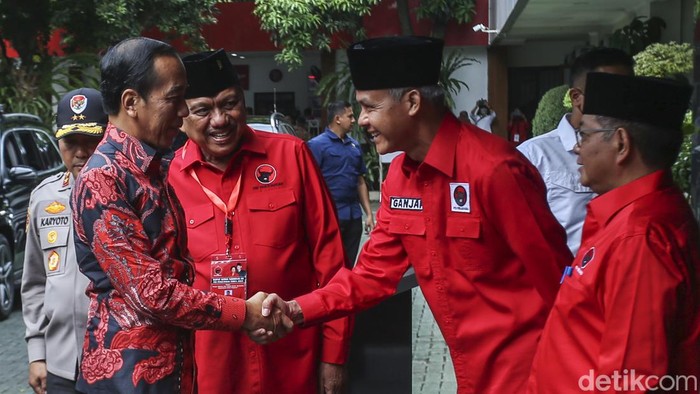 PDIP menggelar rapat kerja nasional (rakernas) ke-III Sekolah Partai PDIP, Jakarta Selatan, Selasa (6/6/2023). Rakernas dihadiri Presiden Joko Widodo (Jokowi) dan bakal calon presiden (bacapres) PDIP Ganjar Pranowo.