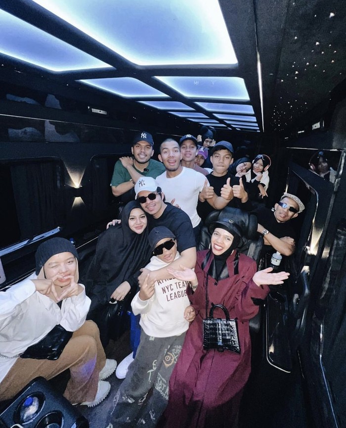 Momen Kulineran Seru Gen Halilintar di Berbagai Negara Sebelum Pulang ke Indonesia Momen Kulineran Seru Gen Halilintar di Berbagai Negara Sebelum Pulang ke Indonesia