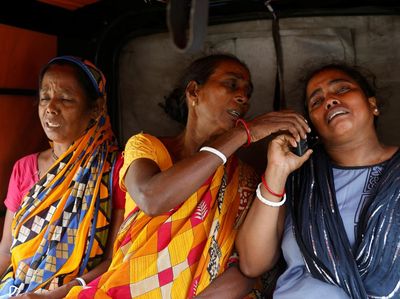 Nestapa Keluarga Korban Kereta Maut di India