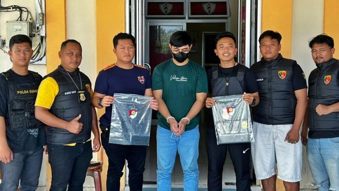 Pria asal OKU Selatan ditangkap polisi karena diduga menyebar video mesum bareng pacar ke orang tua pacar.