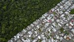 Potret Hutan Amazon Berdampingan dengan Permukiman di Brasil