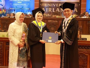 Putri Mensos Risma Wisuda S2 di Unair, Ingin Jadi PNS Usai Lulus