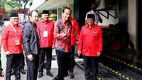 Momen Jokowi Disambut Ganjar Pranowo Di Rakernas PDIP