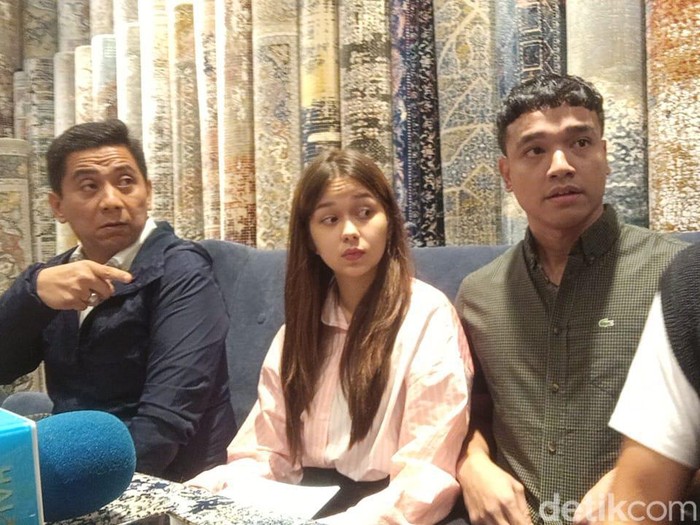 Rebecca Klopper saat pertamakali menjumpai wartawan terkait kasus video syur di kawasan Panglima Polim.