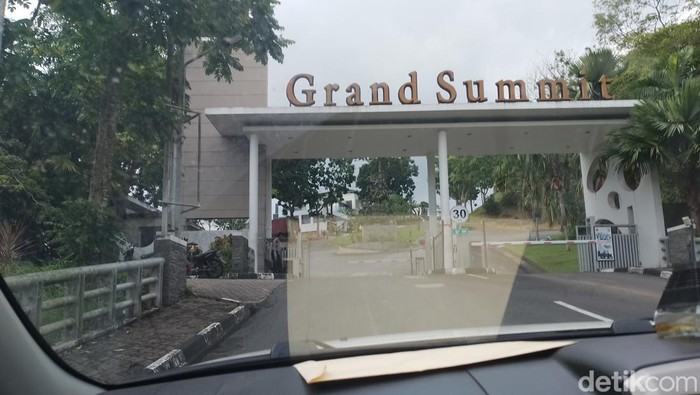 Rumah mantan Kepala Bea Cukai Makassar, Adhi Pramono yang digeledah KPK di Batam.