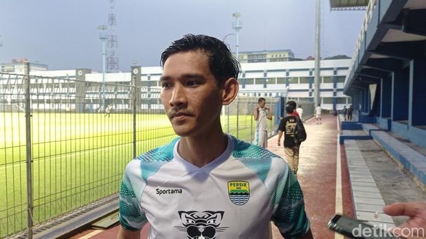Ryan Kurnia.