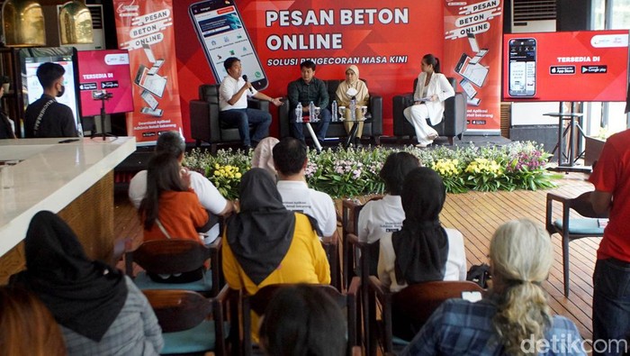 Solusi Pengecoran Masa Kini Anak usaha dari PT Adhimix Precast Indonesia, Adhimix Ready Mix Concrete Indonesia, mengenalkan aplikasi online Adhimix Retail untuk kemudahan pembelian beton siap pakai berkualitas terbaik untuk konsumen berskala kecil hingga menengah.