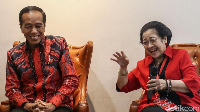 PDI Perjuangan (PDIP) menggelar Rapat Kerja Nasional (Rakernas) 2023 di Sekolah Partai PDIP, Jakarta Selatan, Selasa (6/6/2023). Presiden Jokowi dan Ketum PDIP Megawati Soekarnoputri terlihat ceria dalam sesi jumpa pers.