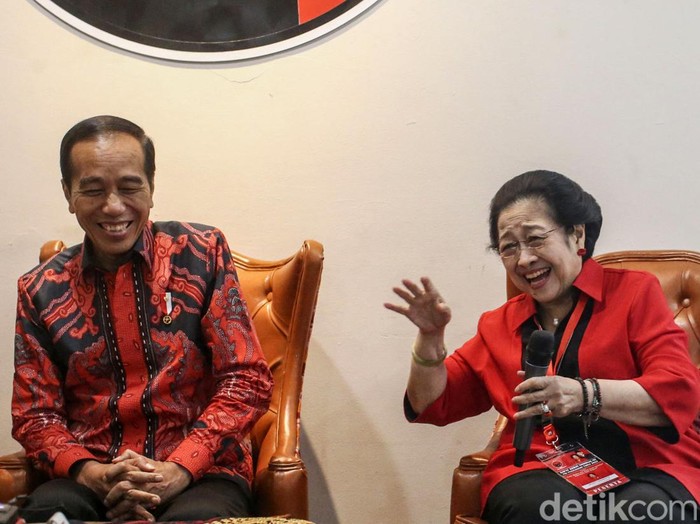 PDI Perjuangan (PDIP) menggelar Rapat Kerja Nasional (Rakernas) 2023 di Sekolah Partai PDIP, Jakarta Selatan, Selasa (6/6/2023). Presiden Jokowi dan Ketum PDIP Megawati Soekarnoputri terlihat ceria dalam sesi jumpa pers.