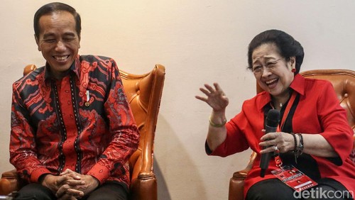 PDI Perjuangan (PDIP) menggelar Rapat Kerja Nasional (Rakernas) 2023 di Sekolah Partai PDIP, Jakarta Selatan, Selasa (6/6/2023). Presiden Jokowi dan Ketum PDIP Megawati Soekarnoputri terlihat ceria dalam sesi jumpa pers.