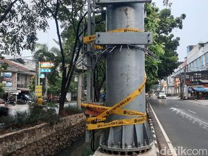 BTS Ilegal di Pinggir Kali Sunter Dibongkar!