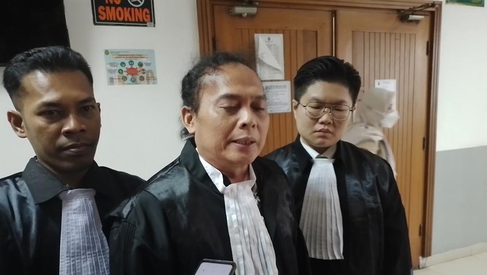 Tim pengacara Natalia Rusli