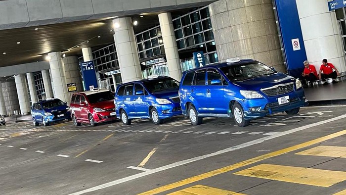 Toyota Kijang Innova jadi taksi bandara di Malaysia