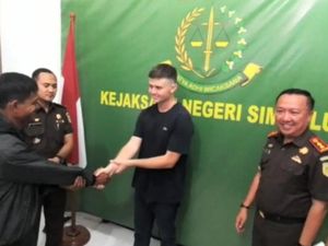 Berakhir Damai, Turis Australia yang Hajar Warga di Aceh Bebas