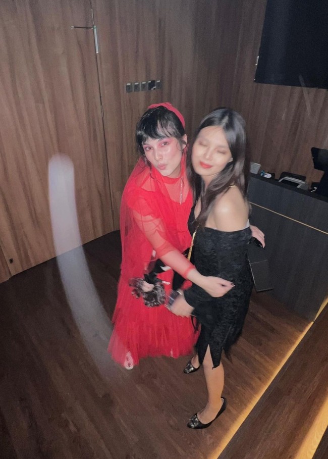 Chelsea Islan genap berusia 28 tahun pada 2 Juni 2023. Untuk merayakan hari lahirnya, istri Rob Clinton Kardinal ini menggelar pesta bertema unik. Foto: Instagram