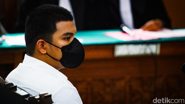 Shane Lukas menjalani sidang dakwaan kasus penganiayaan David Ozora di Pengadilan Negeri Jakarta Selatan, Selasa (6/6/2023). Shane diadili setelah Mario Dandy.