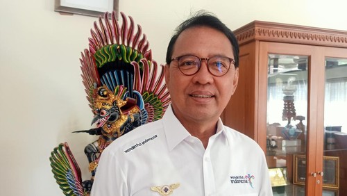 Wakil Ketua PHRI Bali I Gusti Ngurah Rai Suryawijaya menyebut Pemprov Bali akan membuat aplikasi digital Dos and Donts untuk turis asing.