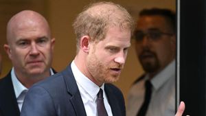 Foto Langka Pangeran Harry usai Bersaksi di Pengadilan
