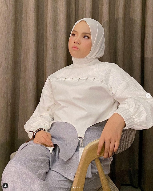 Ketika Indonesia terpilih menjadi tuan rumah Asian Para Games 2018 Putri mendapat kesempatan membawa lagu Song of Victory di acara pembukaan pesta olahraga Disabilitas se-Asia, untuk memberikan semangat para atlit Disabilitas. Foto: Dok. Instagram @arianinismaputri.