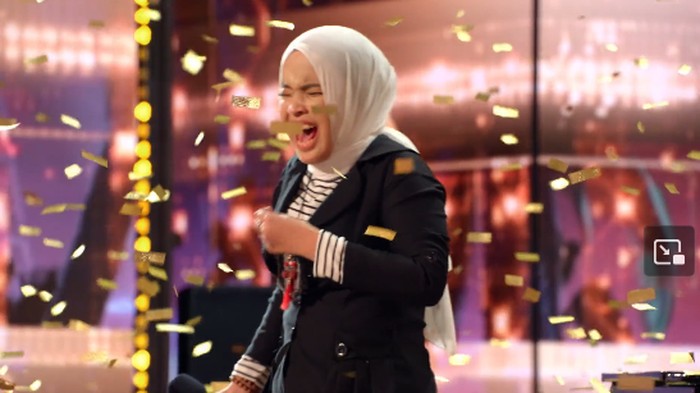 Aksi Putri Ariani mendapatkan golden buzzer di Americas Got Talent.